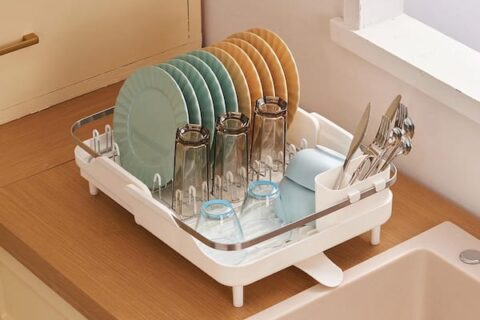 Plate Hangers: Display Your Dishes with Style & Security